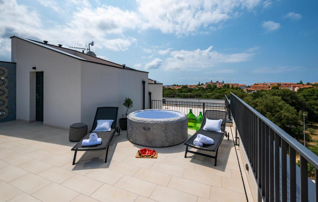 Apartments Villa Leonard - Modern Stay With Private Rooftop Jacuzzi & Sea Views, Barbariga, Vodnjan, Istria, Croatia Exterior photo