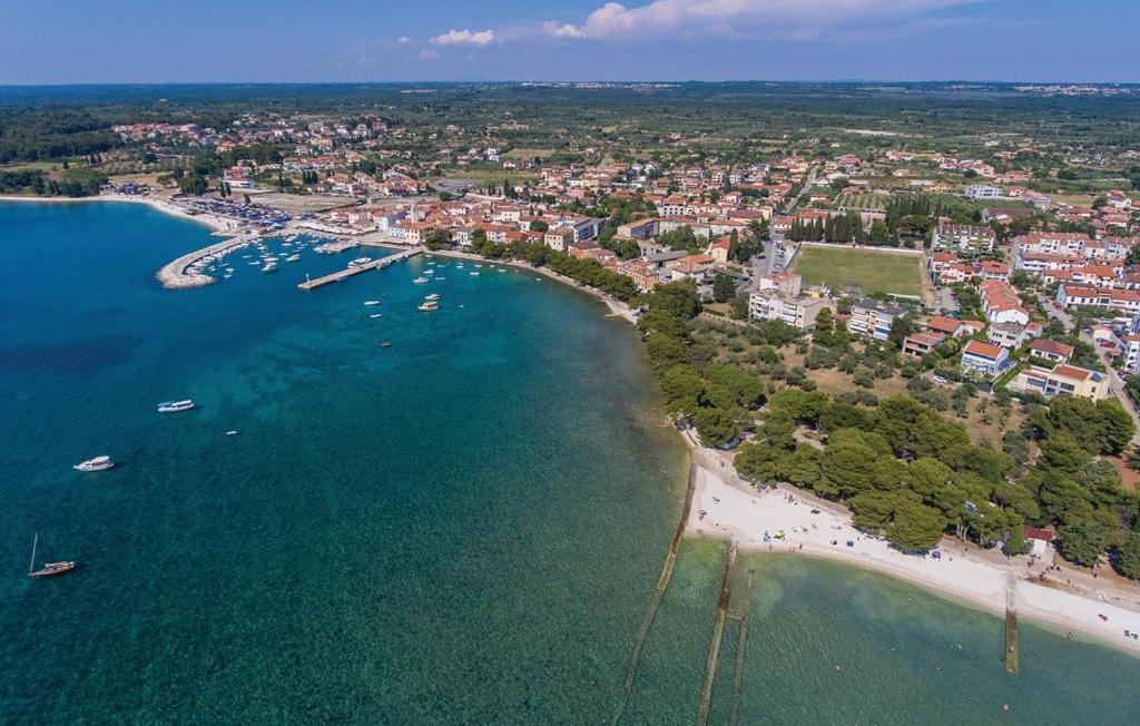 Apartments Villa Leonard - Modern Stay With Private Rooftop Jacuzzi & Sea Views, Barbariga, Vodnjan, Istria, Croatia Exterior photo